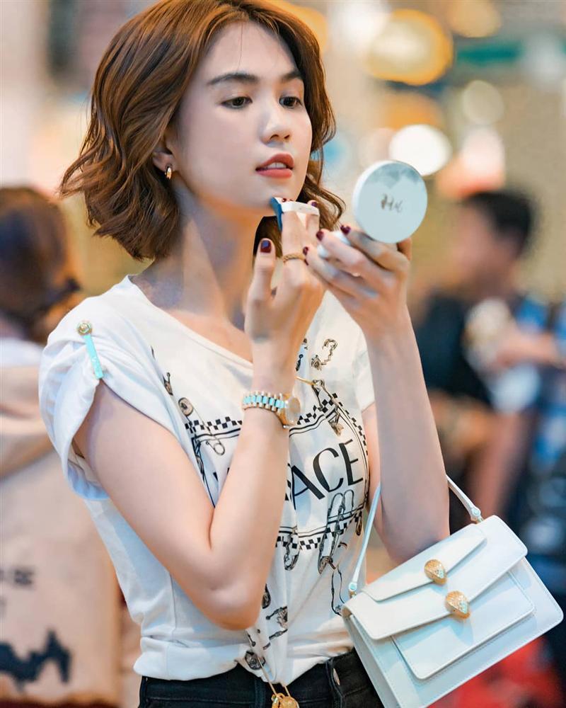 Ngọc Trinh chia tay đại gia hơn 20 tuổi: Tua lại ngày tháng mẫu nội y được yêu chiều như bà hoàng-11