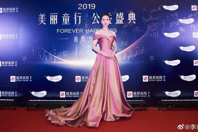 Lý Nhược Đồng đọ sắc cùng Xa Thi Mạn-2