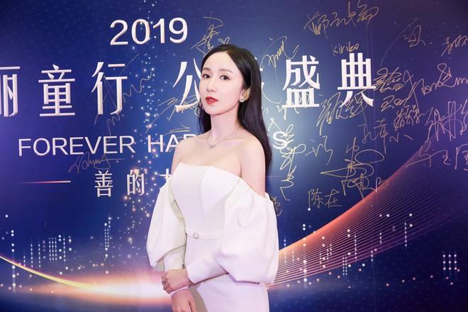 Lý Nhược Đồng đọ sắc cùng Xa Thi Mạn-7