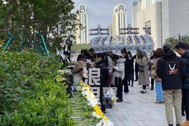 Cha Cao Dĩ Tường mệt mỏi đưa thi thể con trai về Đài Loan-3