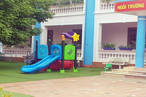 Vụ bé trai 3 tuổi tử vong tại trường khi chơi cầu trượt: Bác sĩ kể lại giây phút giành giật sự sống cho bệnh nhi-1