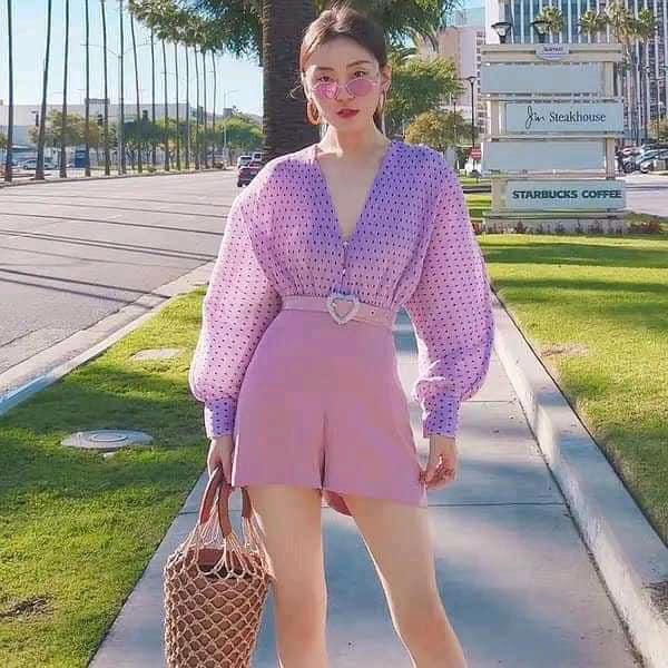 Ham hố giảm giá Black Friday, cô gái từ nàng thơ Hàn Quốc bỗng hóa võ sĩ lực điền vì chiếc áo chấm bi-1