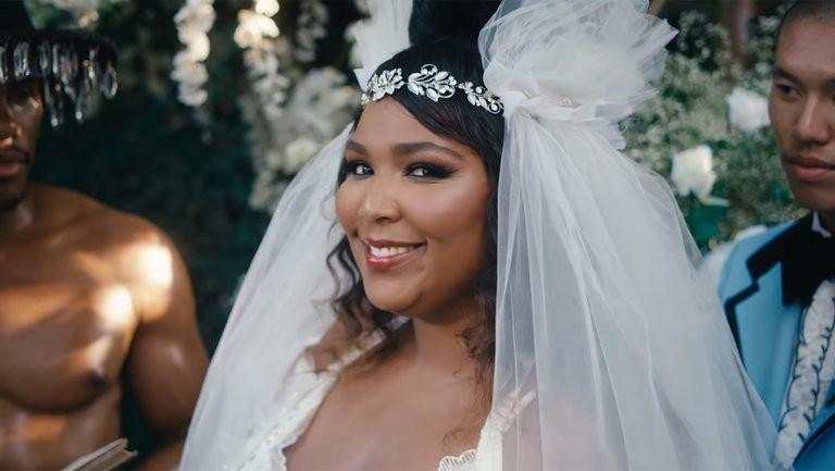 Lizzo - nàng béo đang càn quét âm nhạc thế giới là ai?-4