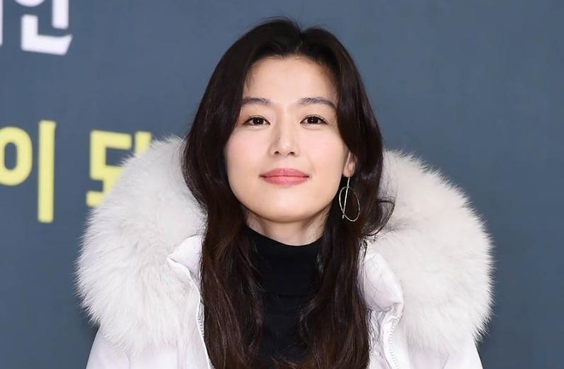 Jun Ji Hyun xác nhận tham gia bộ phim “Kingdom” mùa thứ hai. Mùa đầu tiên của phim đã nhận được nhiều sự chú ý với dàn diễn viên thực lực như Joo Ji Hoon, Bae Doona và Ryu Seung Ryong.