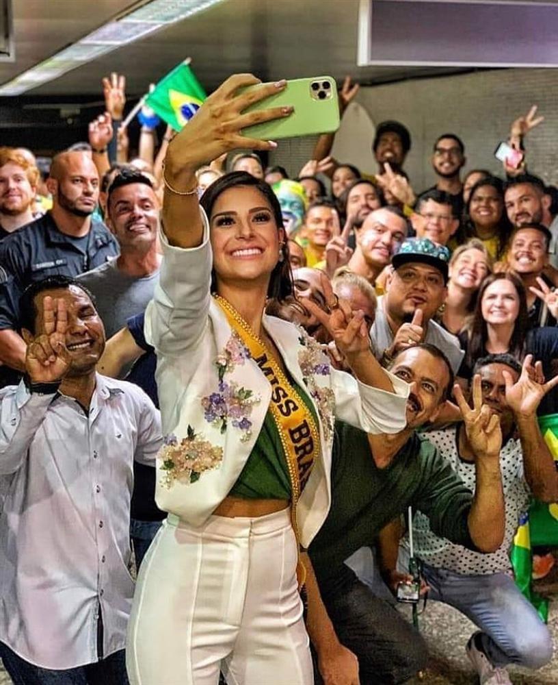 Giây phút chờ đợi nhất: Julia Horta lên đường thi Miss Universe 2019, HHen Niê cũng phát cuồng-9