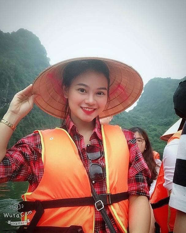 Vẻ đẹp hút mắt của nữ bác sĩ đoàn thể thao Việt Nam dự SEA Games 30-4