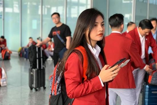 Vẻ đẹp 'hút mắt' của nữ bác sĩ đoàn thể thao Việt Nam dự SEA Games 30