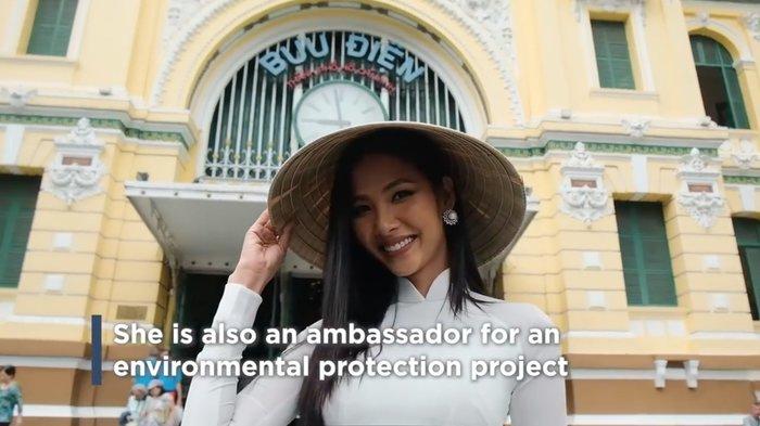 Hoàng Thùy mặc áo dài trắng, đội nón lá chiếm sóng Instagram 3 triệu followers của Miss Universe-4