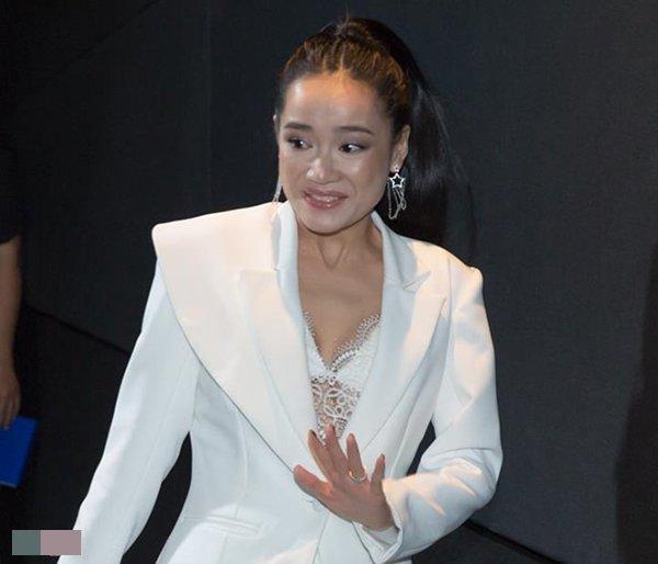 Không qua hậu kỳ, loạt hình chụp các người đẹp Việt bằng camera thường khiến dân tình ngơ ngác-7