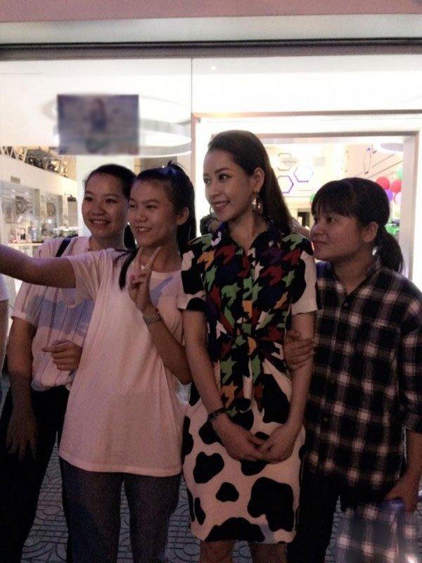 Không qua hậu kỳ, loạt hình chụp các người đẹp Việt bằng camera thường khiến dân tình ngơ ngác-11