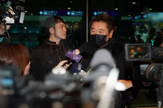 Cha Cao Dĩ Tường mệt mỏi đưa thi thể con trai về Đài Loan-2