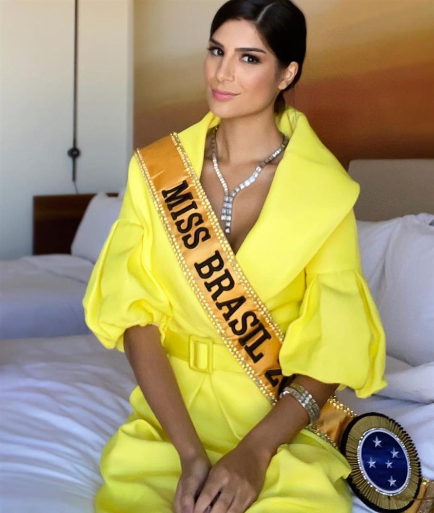 Ngày đầu tiên tại Miss Universe 2019: Hoàng Thùy hồng chói chang, Indonesia chiếm spotlight-11