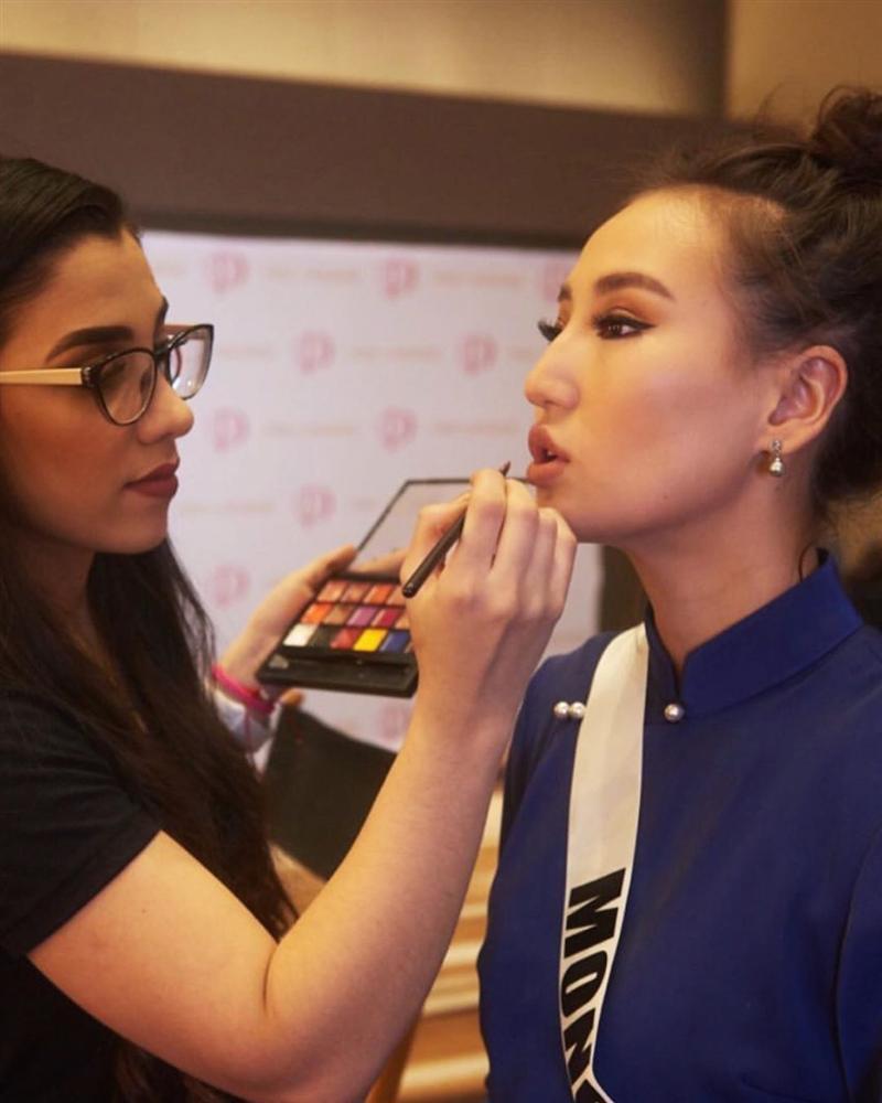Ngày đầu tiên tại Miss Universe 2019: Hoàng Thùy hồng chói chang, Indonesia chiếm spotlight-22