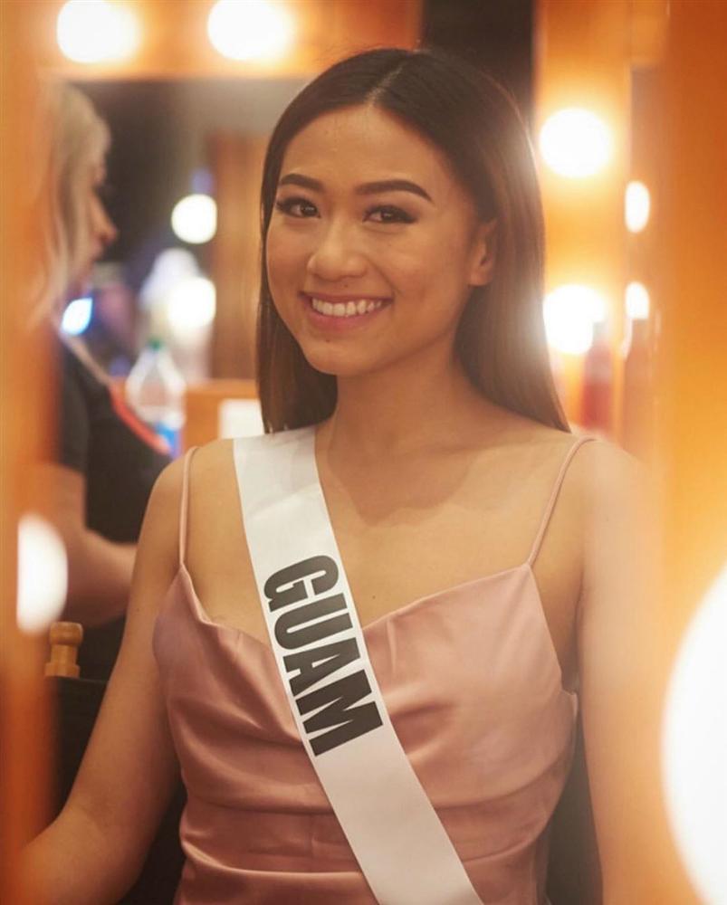 Ngày đầu tiên tại Miss Universe 2019: Hoàng Thùy hồng chói chang, Indonesia chiếm spotlight-19