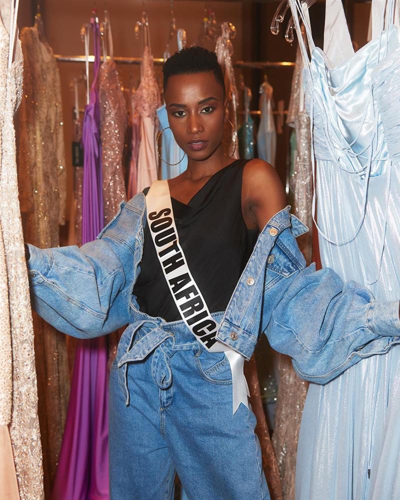 Ngày đầu tiên tại Miss Universe 2019: Hoàng Thùy hồng chói chang, Indonesia chiếm spotlight-15