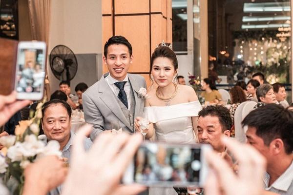 Xe chở đoàn Việt Nam gặp tai nạn trên đường đến khai mạc SEA Games-2