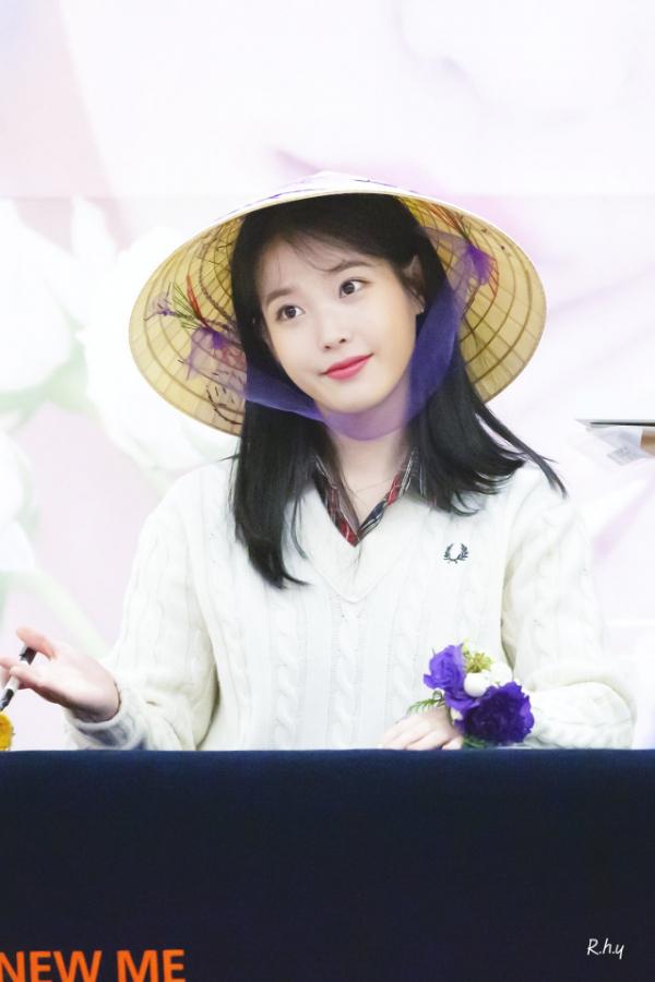 1001 khoảnh khắc cưng xỉu khi IU đội nón lá, lên lịch hẹn hò fan Việt Nam-4