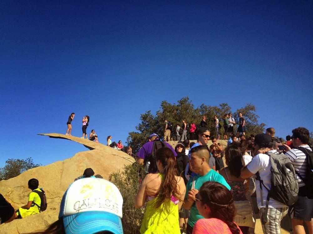 4 mỏm đá sống ảo nổi tiếng gây chú ý dân mạng-4