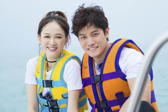 Gia thế trai trẻ bị đồn yêu Trần Kiều Ân: Quý tử nhà đại gia Malaysia, giàu tới mức sở hữu trực thăng riêng