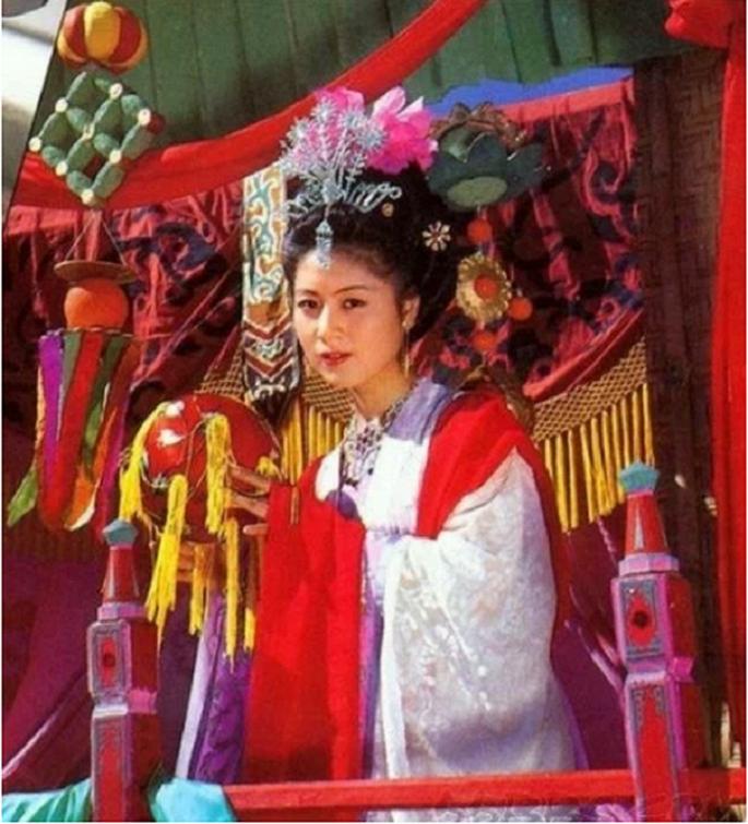 Sao nữ có cát-xê cao nhất Tây du ký: Sự nghiệp đỉnh cao, đời tư tiểu tam tai tiếng-1