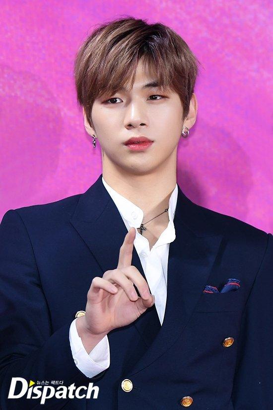 Kang Daniel nghẹn ngào khoảnh khắc lần đầu được biểu diễn tại Music Bank hậu ồn ào-3