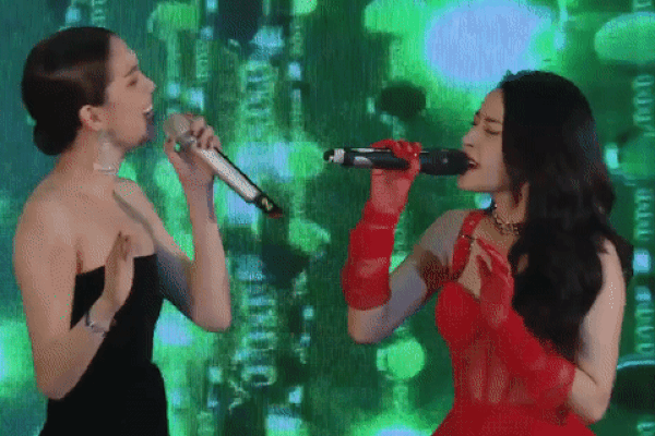 Chi Pu 'mặc kệ đúng sai' rủ Ngọc Trinh song ca 'Anh ơi ở lại', kết quả làm cả làng nhạc Việt sợ hãi