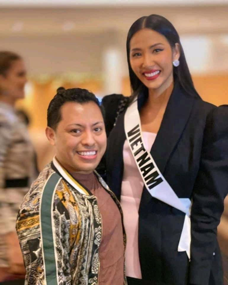Ngày thứ hai tại Miss Universe 2019: Hoàng Thùy lộ vẻ nhợt nhạt, bị chê make-up không đẹp-1