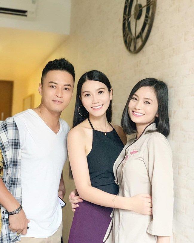 Người đàn bà trơ nhất Hoa Hồng Trên Ngực Trái: Tối không đi đâu vì chơi tô màu với con-4