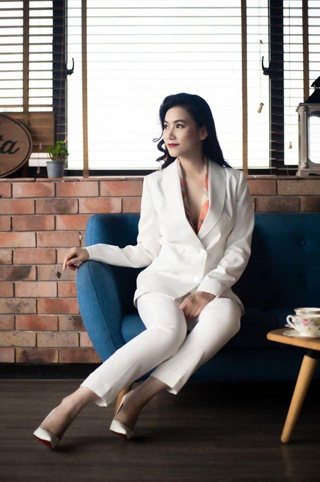 Người đàn bà trơ nhất Hoa Hồng Trên Ngực Trái: Tối không đi đâu vì chơi tô màu với con-7