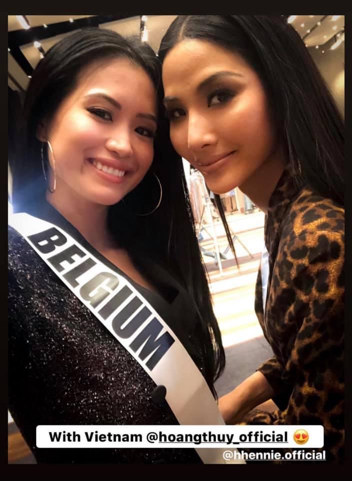 Ngày thứ hai tại Miss Universe 2019: Hoàng Thùy lộ vẻ nhợt nhạt, bị chê make-up không đẹp-13