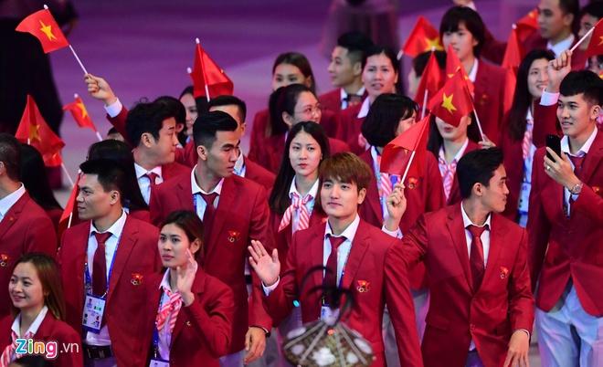 Xe chở đoàn Việt Nam gặp tai nạn trên đường đến khai mạc SEA Games-1