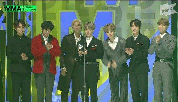 Chạm tới chiếc cúp thứ 21, BTS trở thành nghệ sĩ thắng nhiều giải nhất lịch sử Melon Music Awards 2019-2