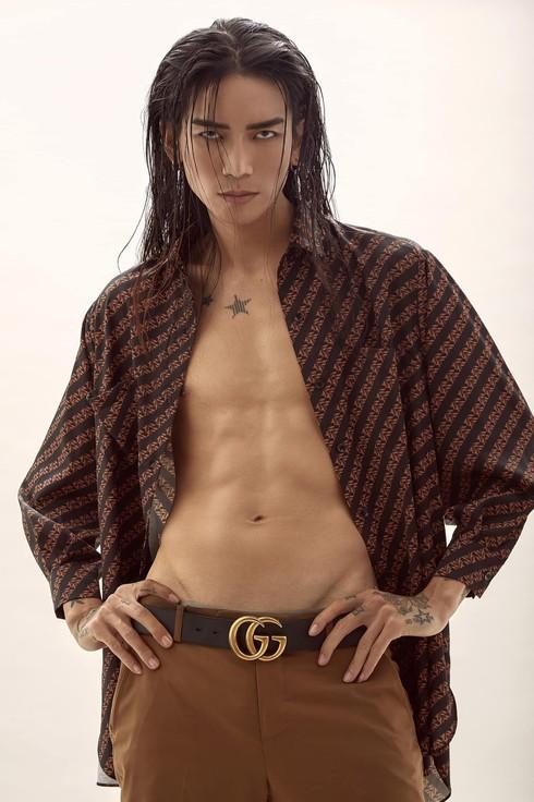 Body siêu ảo của BB Trần: Khi khoe ngực ngồn ngộn, lúc thì bụng 6 múi, giờ thì khác gì đuông dừa?-3