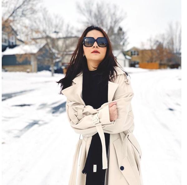 Phạm Quỳnh Anh đi lưu diễn ở Mỹ và đang tận hưởng mùa đông đầy tuyết rơi.