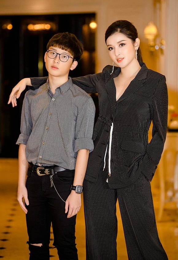 Hé lộ hình ảnh cậu em của Á hậu Huyền My: 16 tuổi đã cao 1m74, ngoại hình đẹp chuẩn soái ca-2