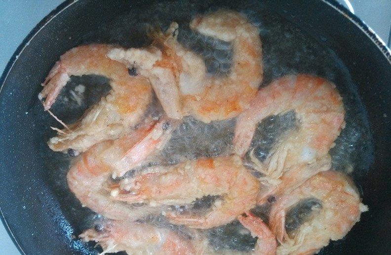 Cả nhà đều mê tôm, mẹ đảm sáng tạo ngay món tôm xóc rau củ độc đáo, ai cũng mê-3