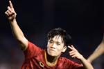 Bị chấn thương vẫn tập tễnh chạy vào sân ăn mừng, Huỳnh Tấn Sinh làm fans Việt cười khỏi ngậm miệng-4