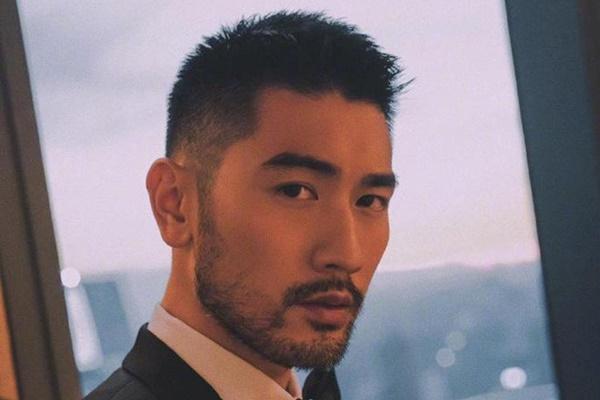 Bạn gái khóc ngất khi mặc quần áo Cao Dĩ Tường tại lễ tang-4