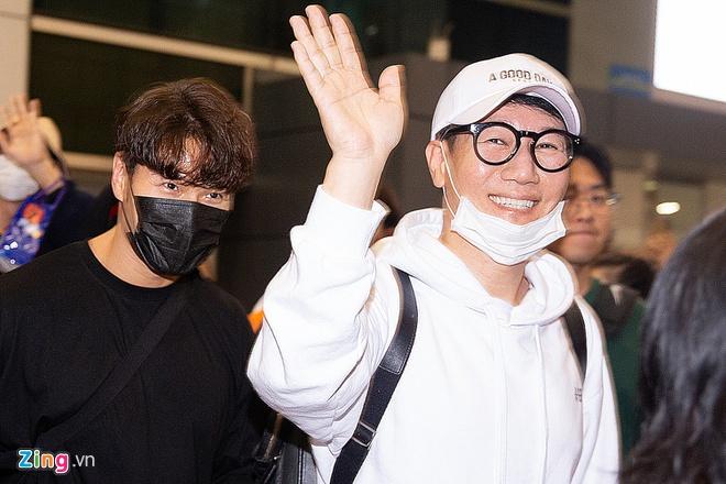 Ngô Kiến Huy chụp ảnh chung với dàn sao Running Man Hàn-2