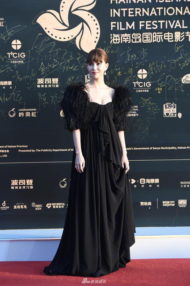 Thảm đỏ LHP Hải Nam: Dương Mịch tỏa sáng, Lý Nhược Đồng lão hóa, Trương Gia Nghê hai lúa-7