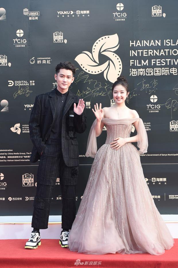 Thảm đỏ LHP Hải Nam: Dương Mịch tỏa sáng, Lý Nhược Đồng lão hóa, Trương Gia Nghê hai lúa-8