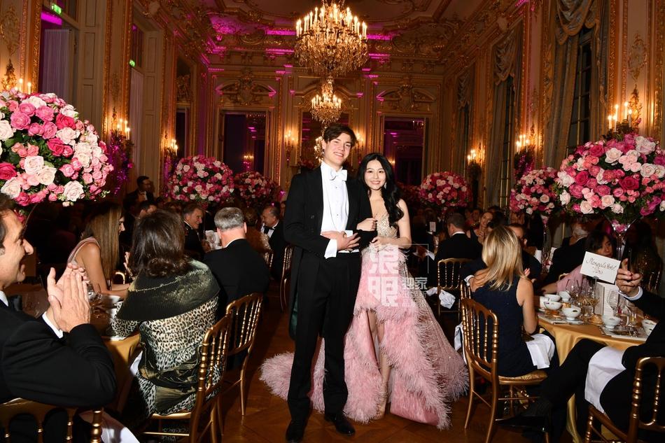 Ái nữ nhà Lý Liên Kiệt đọ sắc với con gái Khâu Thục Trinh tại đêm tiệc thượng lưu-6