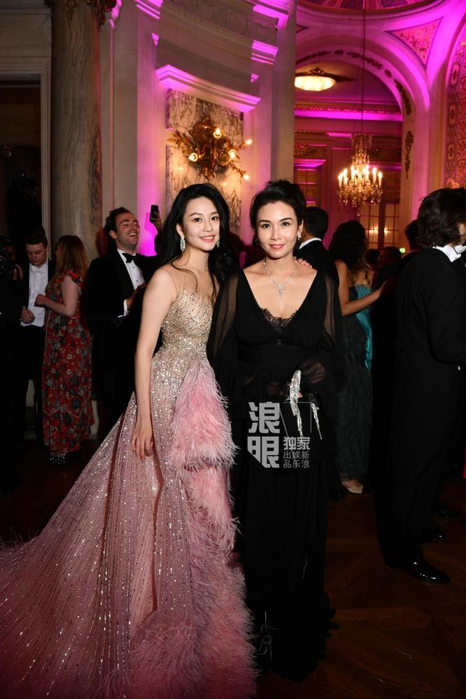 Ái nữ nhà Lý Liên Kiệt đọ sắc với con gái Khâu Thục Trinh tại đêm tiệc thượng lưu-7