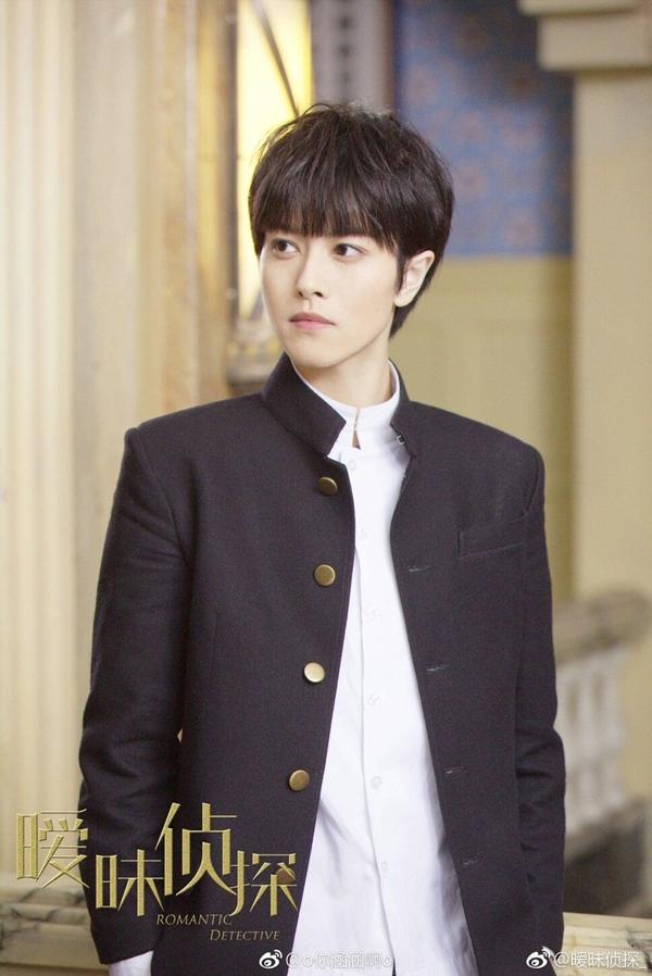 Sau đó, cô liên tiếp tham gia vào một số bộ phim đình đám khác như "Trinh Thám Mờ Ám" (2017), "Tiểu Nữ Hoa Bất Khí" (2018) và "Anh Chính Là Anh Hùng Của Em" (2018).