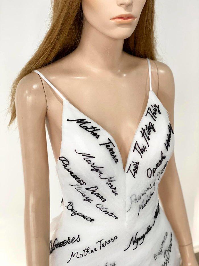 Thúy Vân thêu tên mẹ - Hương Giang - Beyoncé lên váy dạ hội thi Bán kết Miss Universe Vietnam 2019-3