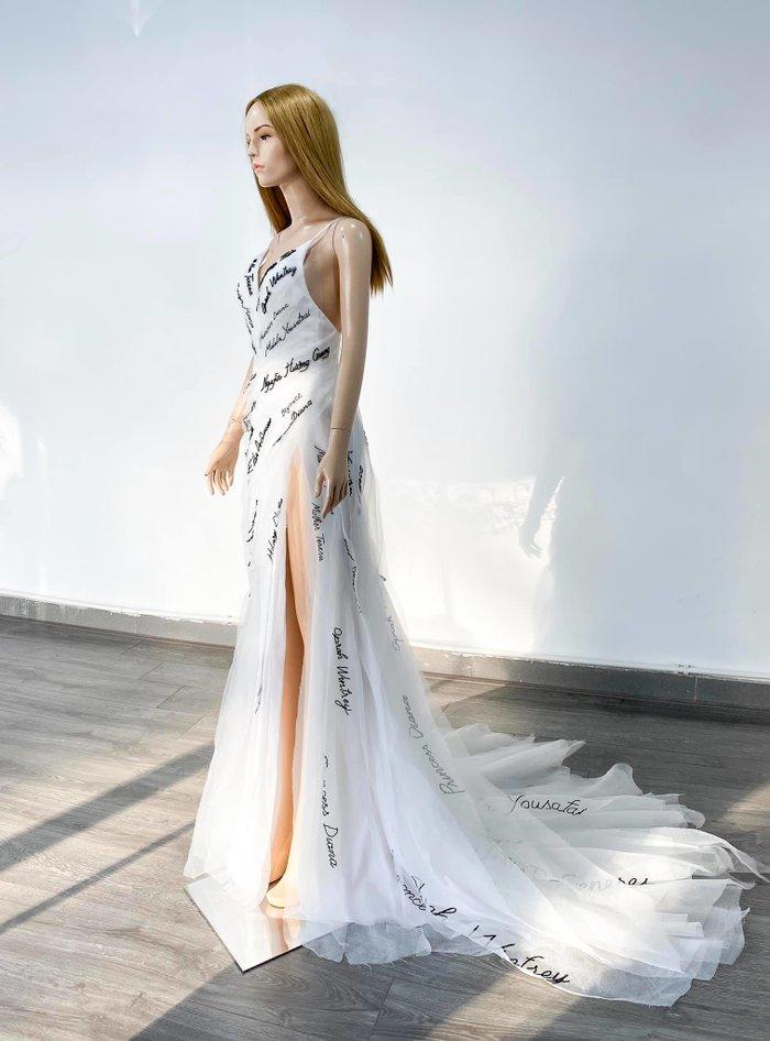 Thúy Vân thêu tên mẹ - Hương Giang - Beyoncé lên váy dạ hội thi Bán kết Miss Universe Vietnam 2019-9