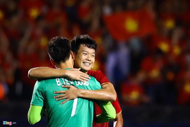 Đồng đội động viên Bùi Tiến Dũng: Sau cơn mưa trời lại sáng-3