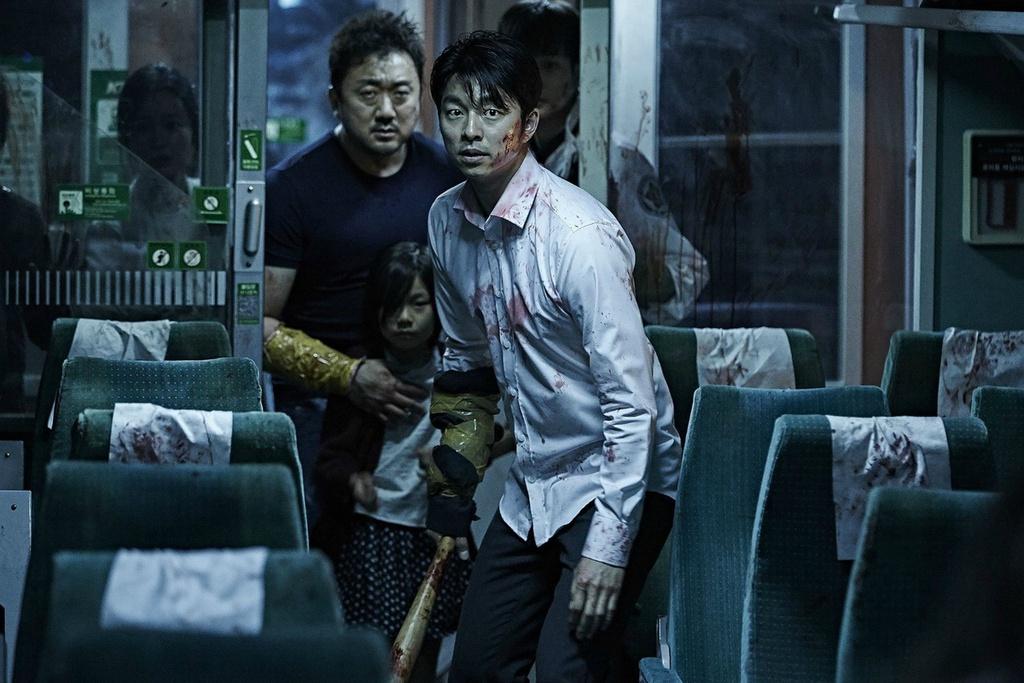 Train to Busan (Chuyến tàu sinh tử, 2016): Điện ảnh Hàn hiếm khi làm phim đề tài zombie (xác sống), và Train to Busan của đạo diễn Yeon Sang Ho đã gây sốt tại quê hương khi ra mắt hồi mùa hè 2016. Bên cạnh những thước phim đáng sợ, máu me, tác phẩm còn đem tới không ít khoảnh khắc lắng đọng, nhân văn. Thành công của Train to Busan khiến Yeon Sang Ho nay có cơ hội làm tiếp phần 2.