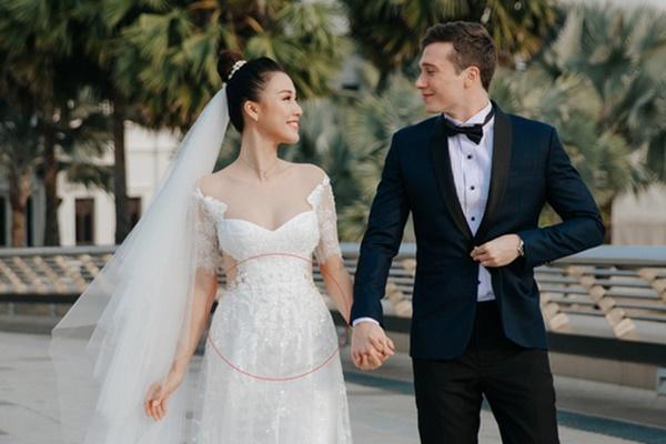 Giữa tin đồn mang thai, MC Hoàng Oanh đã lộ vòng 2 to đùng giữa đời thường-5