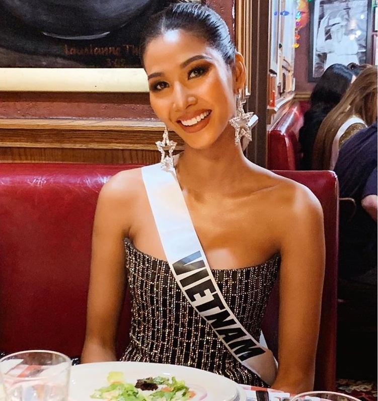 Miss Universe 2019 ngày thứ tư: Hoàng Thùy diện váy quây chanh sả, chờ mãi cũng đọ sắc Puerto Rico-4